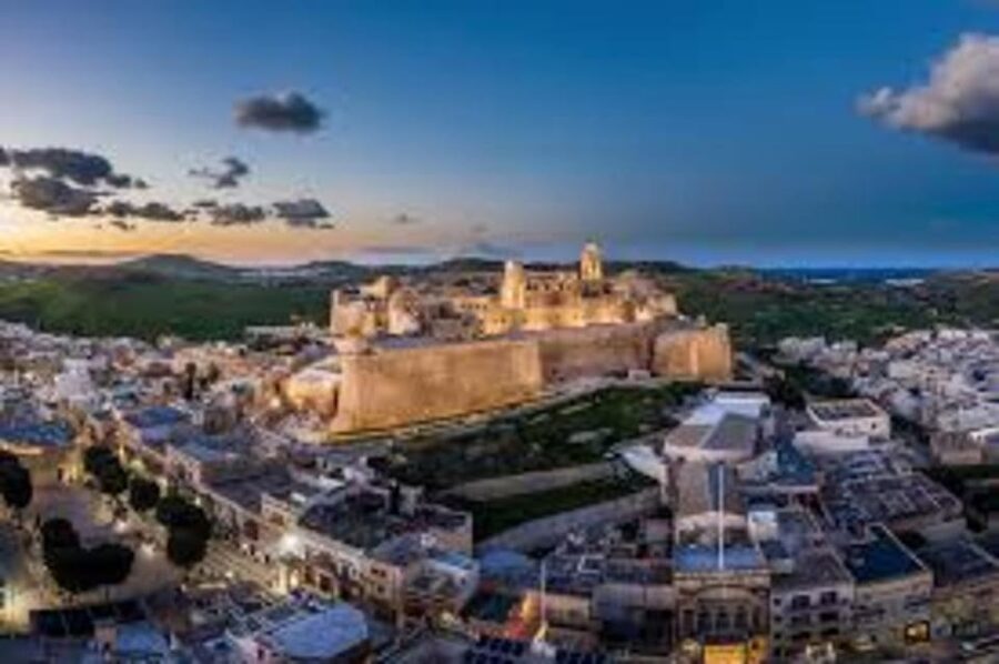 St Julians: Powerboat Gozo, Comino and Blue Lagoon - Two free hours to see Gozo your way