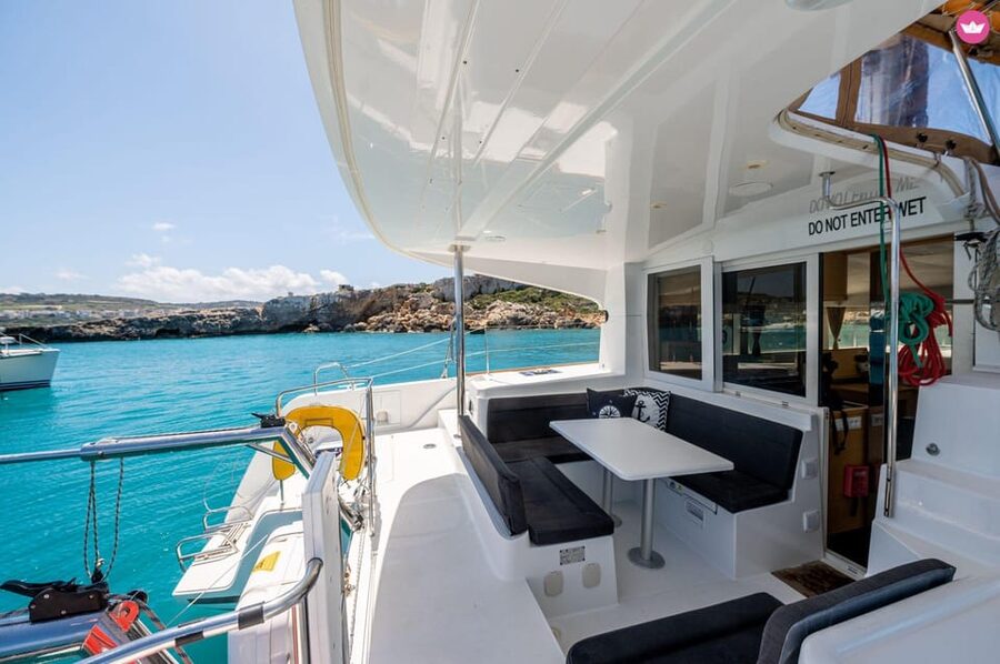 St. Paul's Bay: Half-Day Luxury Catamaran Tour with Drinks - Blue Lagoon gives you the classic Malta swim