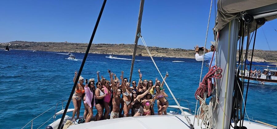 St. Paul's Bay: Half-Day Luxury Catamaran Tour with Drinks - Drinks, snacks, and what is actually included