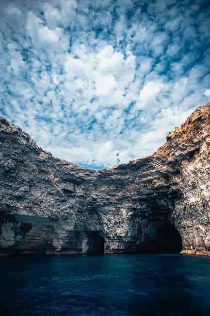 St Pauls: Gozo & Comino Islands, Blue Lagoon & Seacaves Tour - The first sailing from Bugibba