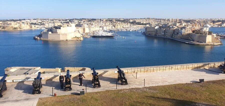 Valletta: City Walking Tour in a Small Group - How the small-group format affects the walk