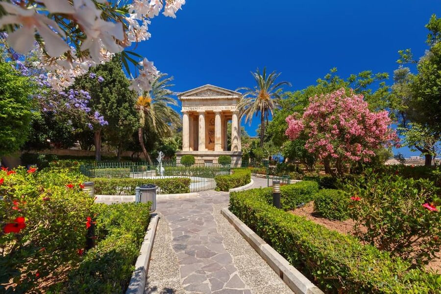 Valletta: Express Walk with a Local in 60 minutes - What to bring for the walk