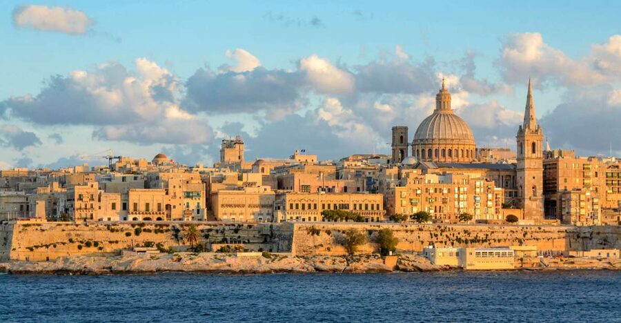 Valletta: Private Insider Walking Tour with Licensed Guide - Valletta’s narrow streets and Baroque character