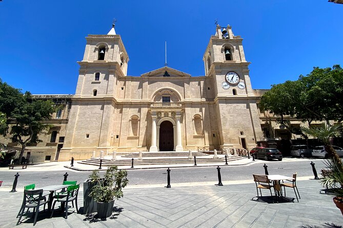 Valletta Private Walking Tour - Auberge d’Italie and the art inside Valletta